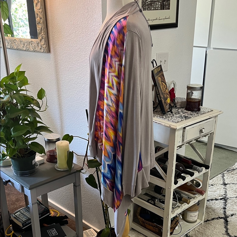 Multicolor Zigzag Patterned Cardigan - Picture 6 of 10